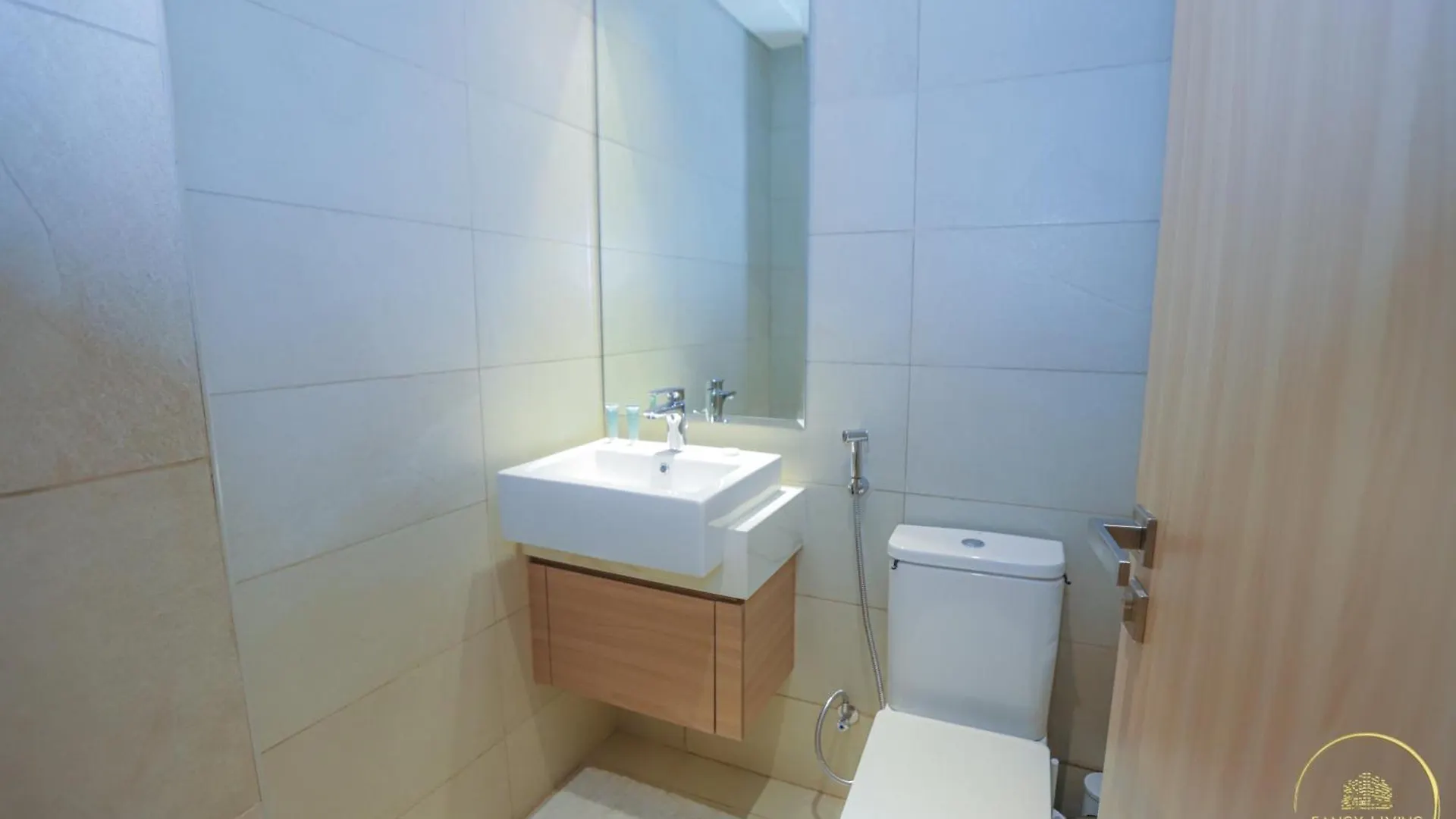 Luxury 2-Bhk Apartment Located In Azizi Riviera 47 Riv 47-419 Dubai